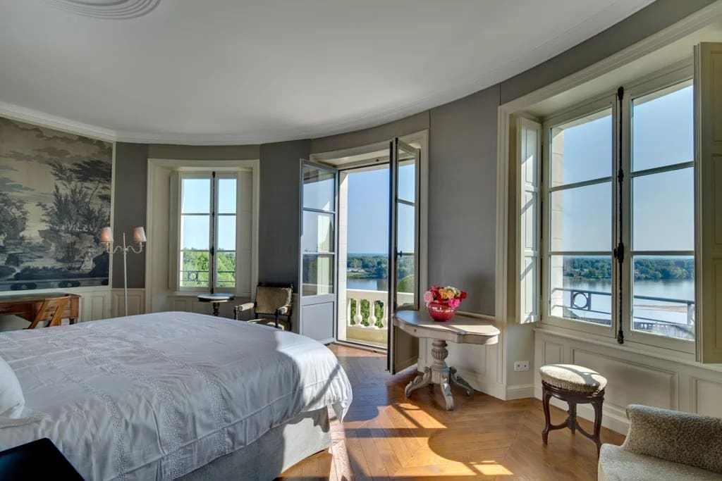 Chateau de Candes Full Estate