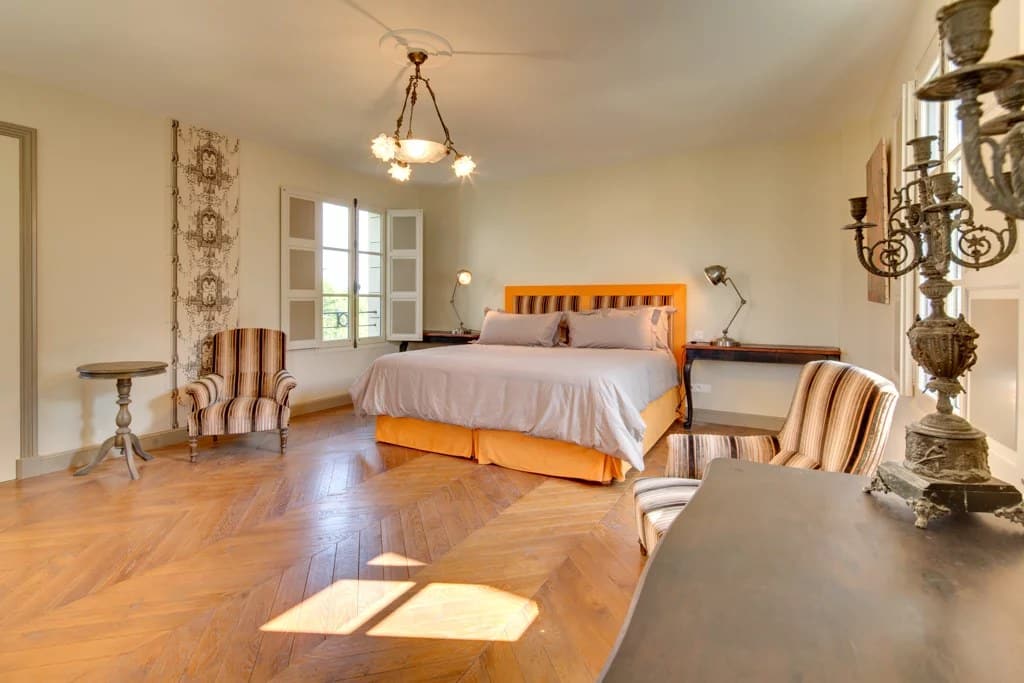 Chateau de Candes Full Estate